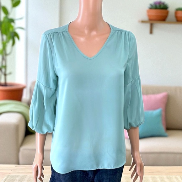 Pink Rose Sage Green V-Neck Balloon 3/4 Sleeves Blouse - Picture 4 of 13